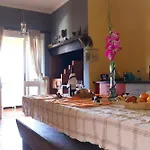 בית נופש Charming In With Private Pool