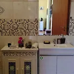 בית נופש Charming In With Private Pool
