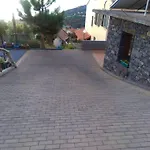 בית נופש Charming In With Private Pool