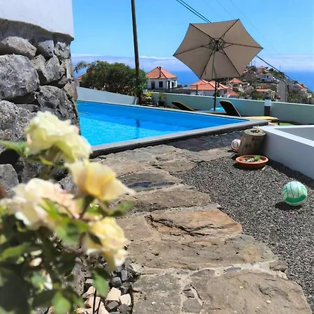 Charming In With Private Pool Ferienhaus Ponta do Sol (Madeira)