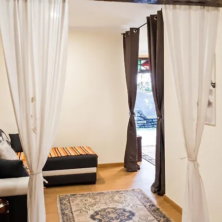 Charming In With Private Pool Holiday home *
