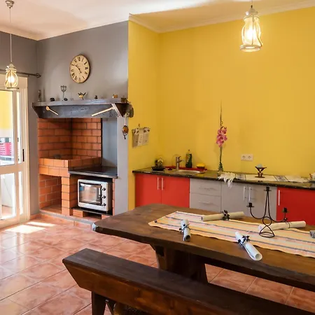 Casa vacanze Charming In With Private Pool