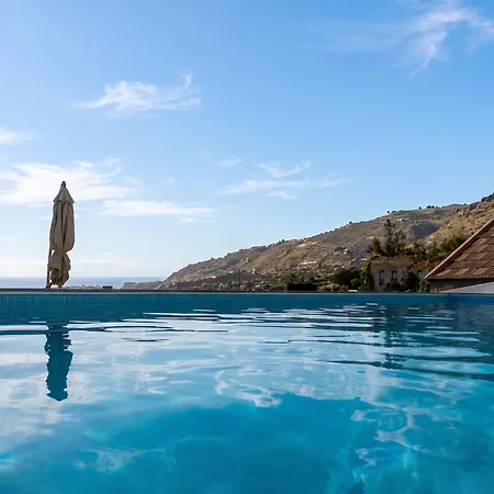 Charming In With Private Pool