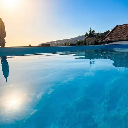 Charming In With Private Pool Сasa de vacaciones *